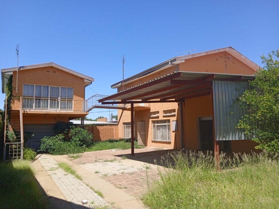  Bedroom Property for Sale in Bloemhof North West